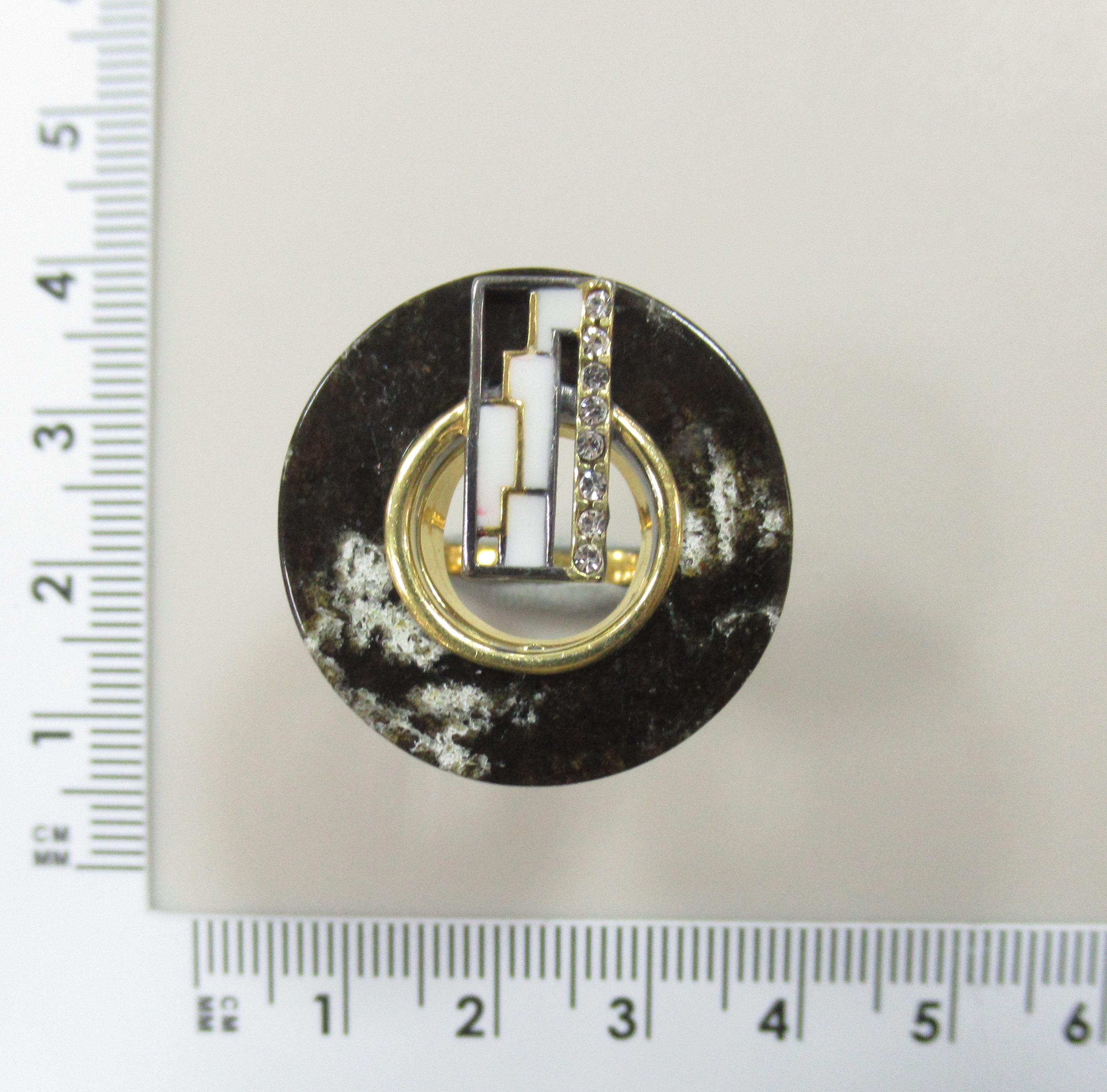 Серебряное кольцо с янтарем